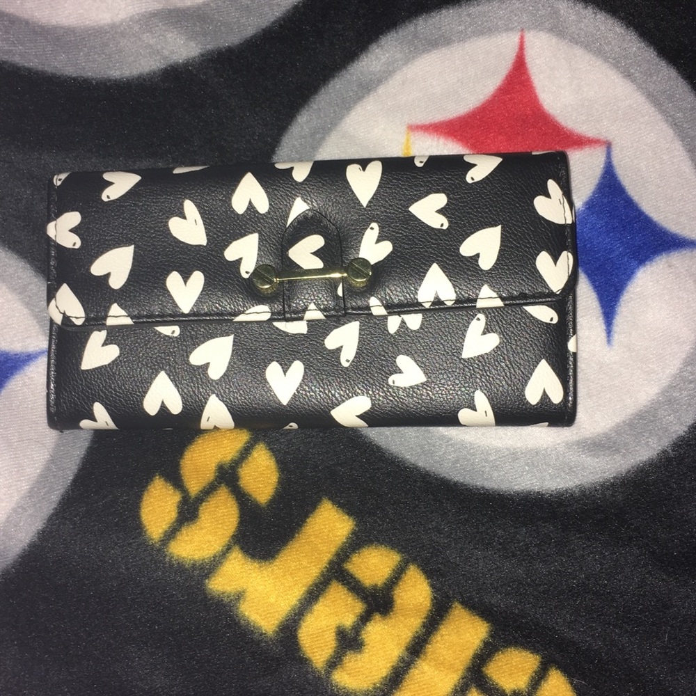 Women’s heart wallet